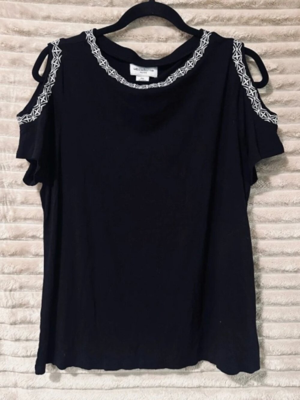 Liz Claiborne Black Cold-Shoulder Top with embroidered trim Size XS